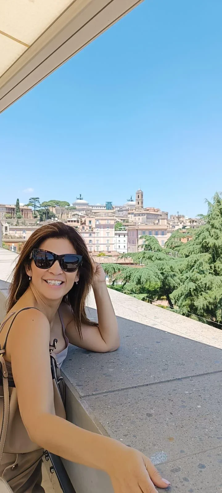 Claudia Vaccaro en una terraza de Roma